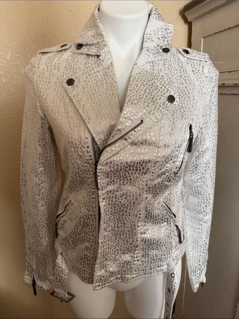 Vertigo Paris White Silver Crocodile Skin Print Moto Jacket